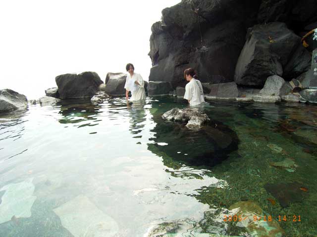 風呂の外は海